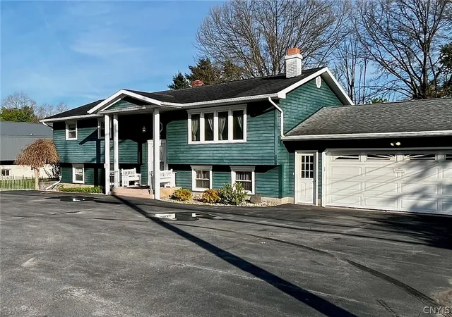 Photo 1 of Single family home for sale at 129 Utica Rd, Clinton, NY 13323 | MLS# S1682063 | Listing updated on 2026-09-15