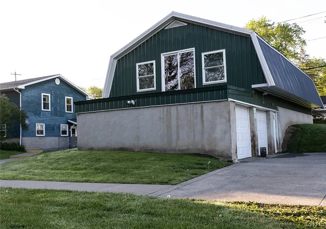 Photo 3 of Single family home for sale at 129 Utica Rd, Clinton, NY 13323 | MLS# S1682063 | Listing updated on 2026-09-15