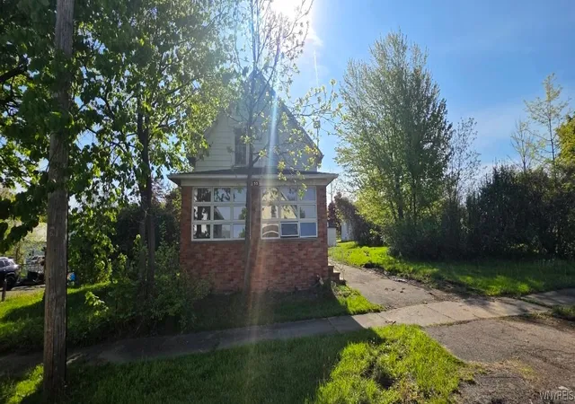 Photo 2 of Sale Pending at 55 Kosciuszko Ave, Dunkirk, NY 14048 | MLS# B1682710 | Listing updated on 2026-09-10