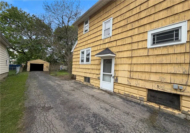 Photo 3 of Sale Pending at 35 Wakefield St, Rochester, NY 14621 | MLS# R1682232 | Listing updated on 2026-09-04