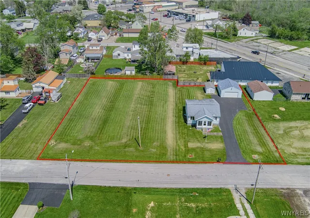 Photo 3 of Single family home for sale at 4784 Chester Ave, Niagara Falls, NY 14305 | MLS# B1682799 | Listing updated on 2026-09-09