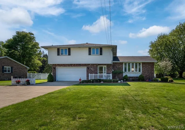 Photo 1 of Sale Pending at 182 Messer Ave, Depew, NY 14043 | MLS# B1683118 | Listing updated on 2026-08-24