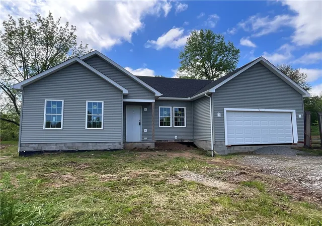 Photo 1 of Single family home for sale at 3 Lynwood Dr, Lyndonville, NY 14098 | MLS# R1682709 | Listing updated on 2026-09-13
