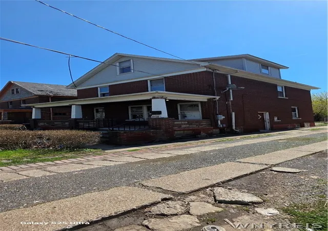 Photo 3 of Sale Pending at 1719 Ashland Ave, Niagara Falls, NY 14301 | MLS# B1683202 | Listing updated on 2026-08-24