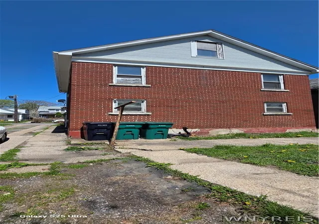 Photo 3 of Sale Pending at 1719 Ashland Ave, Niagara Falls, NY 14301 | MLS# B1683202 | Listing updated on 2026-08-24