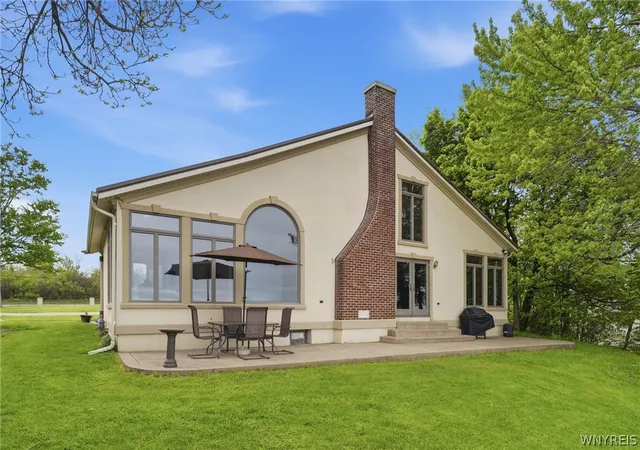 Photo 2 of Sale Pending at 5316 Lake Shore Rd, Hamburg, NY 14075 | MLS# B1674878 | Listing updated on 2026-09-12