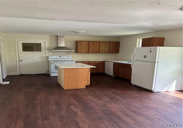 Photo 2 of Sale Pending at 3253 Oswego Rd, Blossvale, NY 13308 | MLS# S1684119 | Listing updated on 2026-09-10