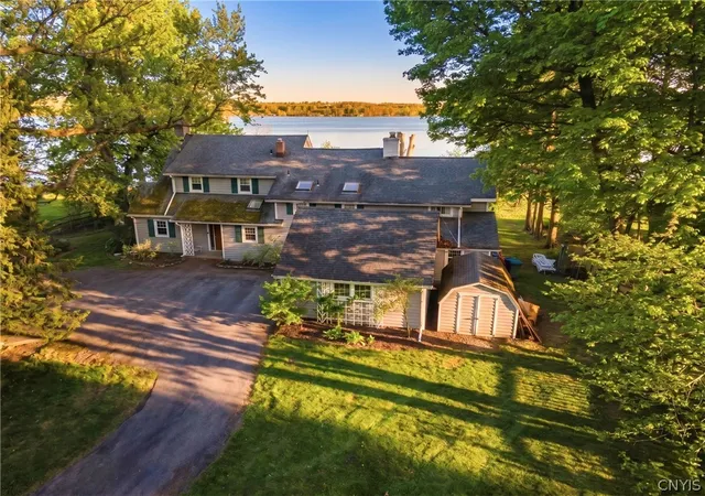 Photo 3 of Sale Pending at 3159 E Lake Rd, Skaneateles, NY 13152 | MLS# S1684003 | Listing updated on 2026-08-27