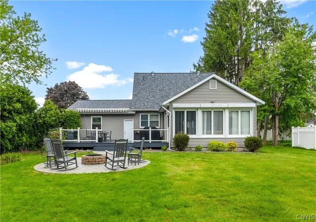 Photo 3 of Single family home for sale at 1406 Craig St, Rome, NY 13440 | MLS# S1684575 | Listing updated on 2026-09-12