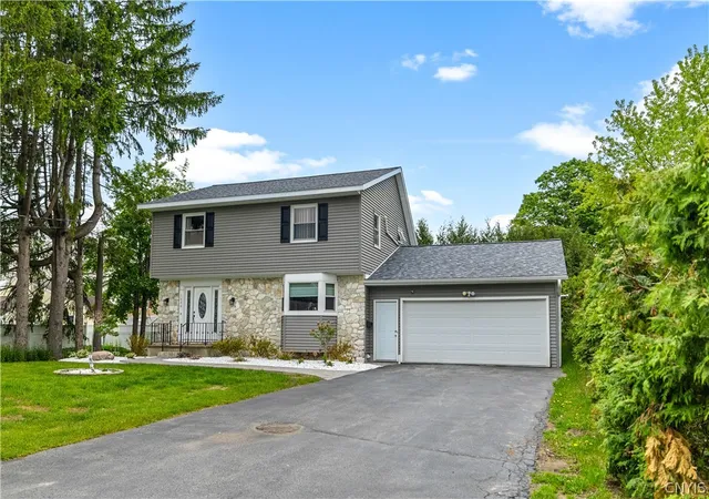 Photo 4 of Single family home for sale at 1406 Craig St, Rome, NY 13440 | MLS# S1684575 | Listing updated on 2026-09-12