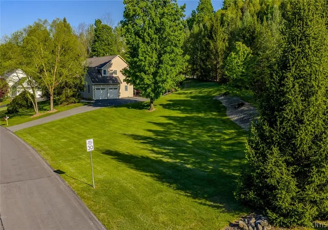 Photo 3 of Single family home for sale at 7322 Dartmoor Xing, Fayetteville, NY 13066 | MLS# S1683388 | Listing updated on 2026-08-29
