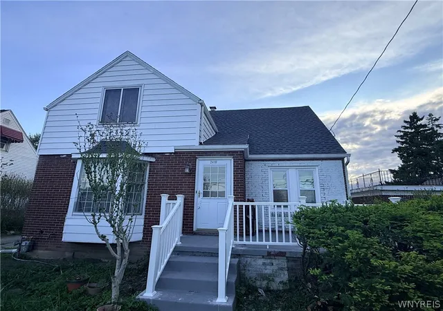 Photo 3 of Sale Pending at 2410 Harlem Rd, Buffalo, NY 14225 | MLS# B1682433 | Listing updated on 2026-08-22