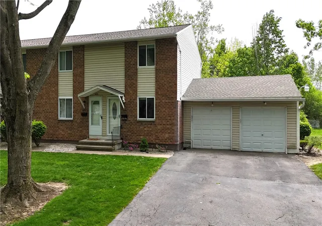 Photo 1 of Sale Pending at 408 Fox Run, Rochester, NY 14606 | MLS# R1684666 | Listing updated on 2026-08-25
