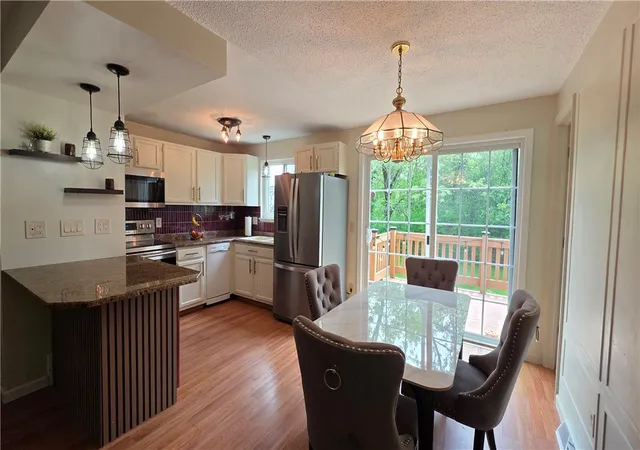Photo 3 of Sale Pending at 408 Fox Run, Rochester, NY 14606 | MLS# R1684666 | Listing updated on 2026-08-25