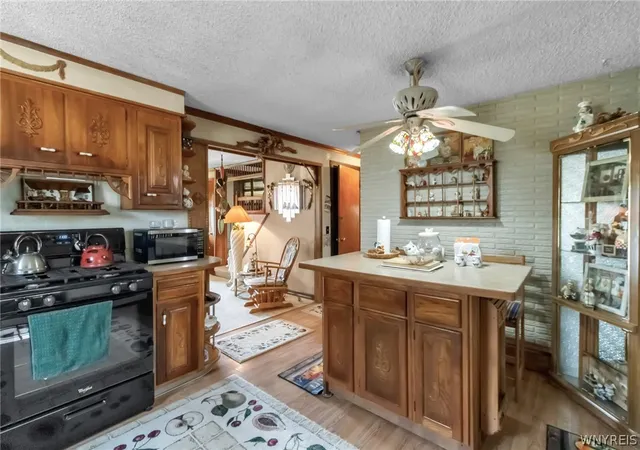 Photo 4 of Sale Pending at 484 Dingens St, Buffalo, NY 14206 | MLS# B1684796 | Listing updated on 2026-08-17