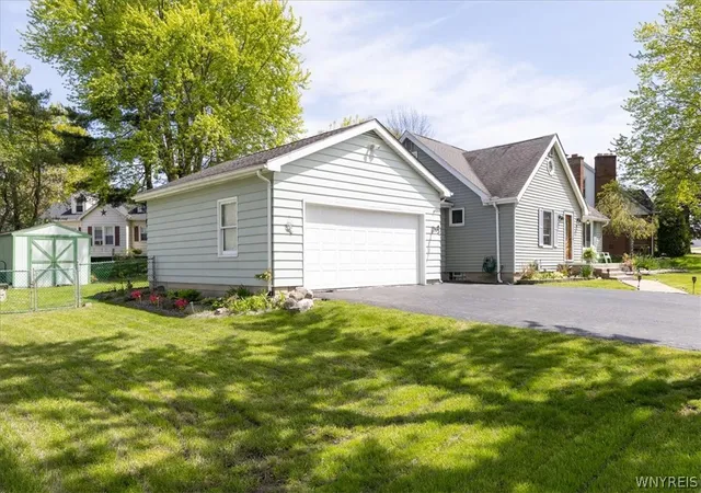 Photo 3 of Sale Pending at 5227 Orchard Ave, Hamburg, NY 14075 | MLS# B1685019 | Listing updated on 2026-09-11