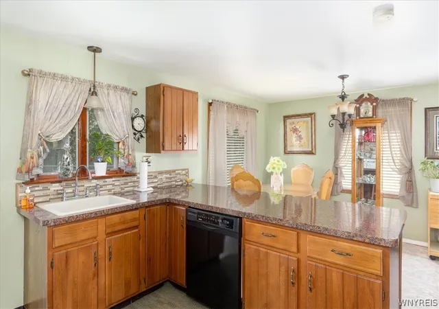 Photo 4 of Sale Pending at 5227 Orchard Ave, Hamburg, NY 14075 | MLS# B1685019 | Listing updated on 2026-09-11