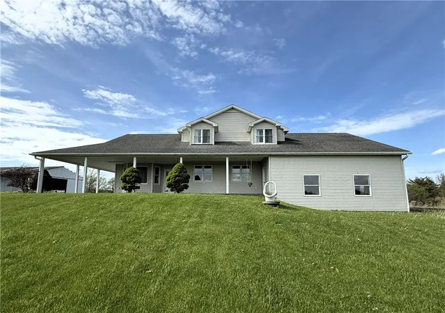 Photo 1 of Single family home for sale at 308 Prospect Hl Rd, Horseheads, NY 14845 | MLS# R1685467 | Listing updated on 2026-09-08
