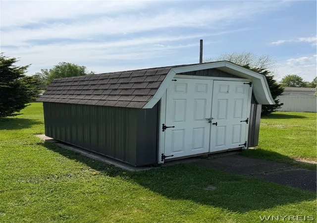 Photo 3 of Sale Pending at 330 Parkview Dr, Arcade, NY 14009 | MLS# B1685497 | Listing updated on 2026-08-27