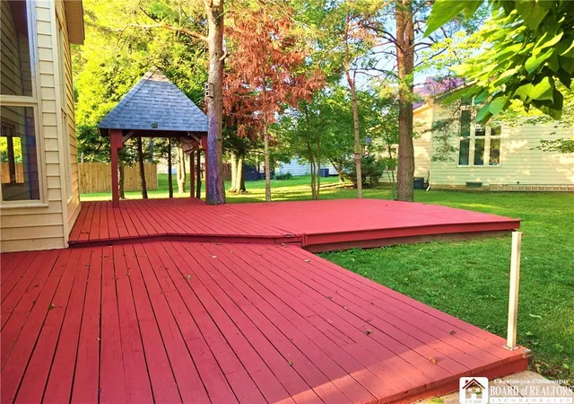 Photo 3 of Sale Pending at 6015 Whitegate Xing, East Amherst, NY 14051 | MLS# R1685359 | Listing updated on 2026-09-14