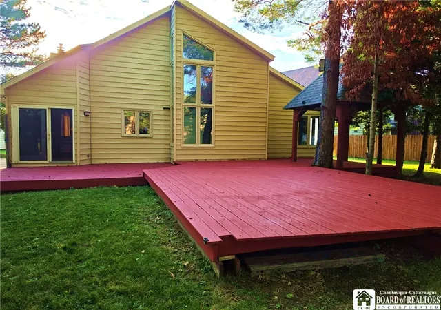 Photo 4 of Sale Pending at 6015 Whitegate Xing, East Amherst, NY 14051 | MLS# R1685359 | Listing updated on 2026-09-14