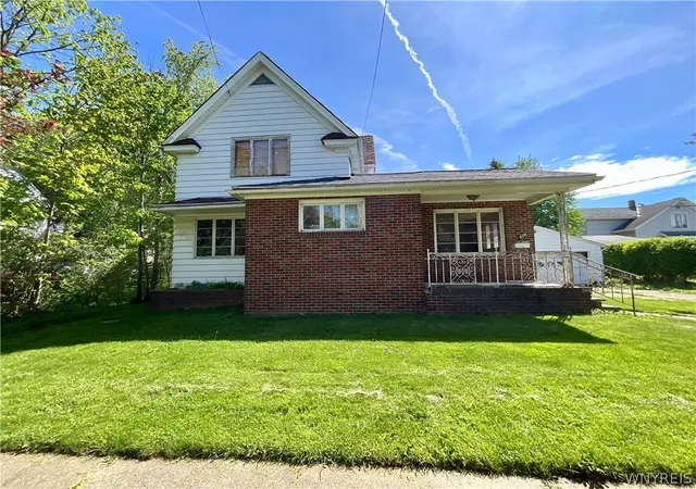 Photo 1 of Single family home for sale at 428 Robin St, Dunkirk, NY 14048 | MLS# B1685659 | Listing updated on 2026-08-25