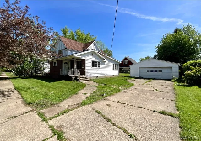 Photo 3 of Single family home for sale at 428 Robin St, Dunkirk, NY 14048 | MLS# B1685659 | Listing updated on 2026-08-25