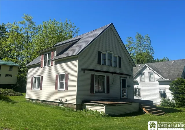 Photo 1 of Single family home for sale at 127 Main St, Silver Creek, NY 14136 | MLS# R1685707 | Listing updated on 2026-09-09
