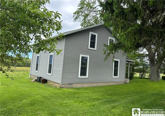 Photo 3 of Single family home for sale at 5192 Webster Rd, Fredonia, NY 14063 | MLS# R1685232 | Listing updated on 2026-09-16