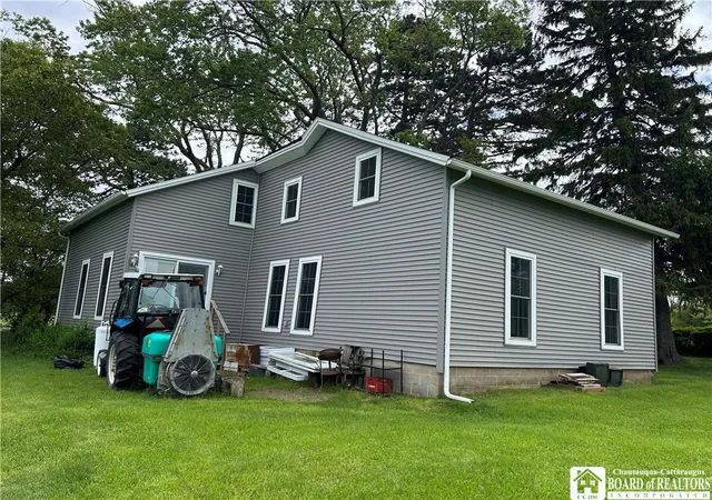 Photo 3 of Single family home for sale at 5192 Webster Rd, Fredonia, NY 14063 | MLS# R1685232 | Listing updated on 2026-09-16