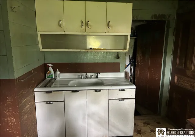 Photo 4 of Single family home for sale at 5192 Webster Rd, Fredonia, NY 14063 | MLS# R1685232 | Listing updated on 2026-09-16
