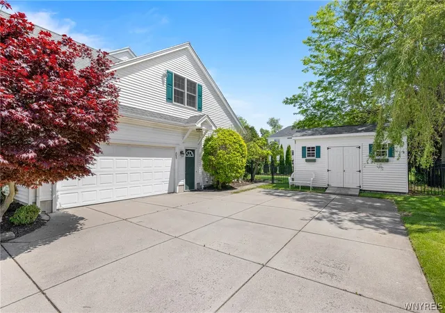 Photo 3 of Sale Pending at 4169 Foxwood Ln, Buffalo, NY 14221 | MLS# B1684578 | Listing updated on 2026-08-31