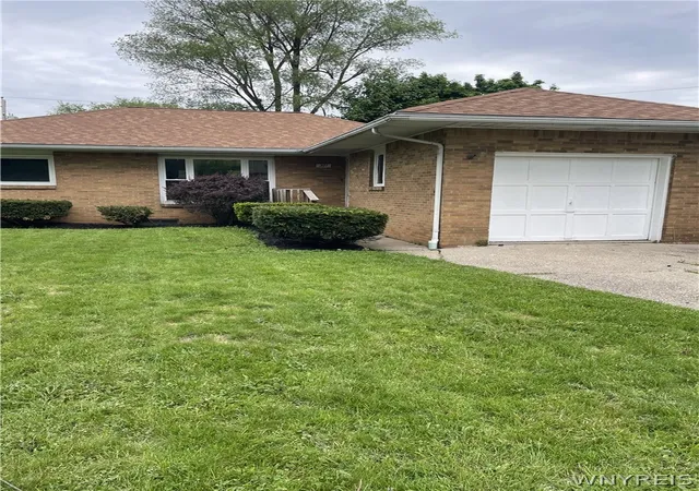 Photo 3 of Sale Pending at 321 Grimsby Rd, Buffalo, NY 14223 | MLS# B1685603 | Listing updated on 2026-08-09