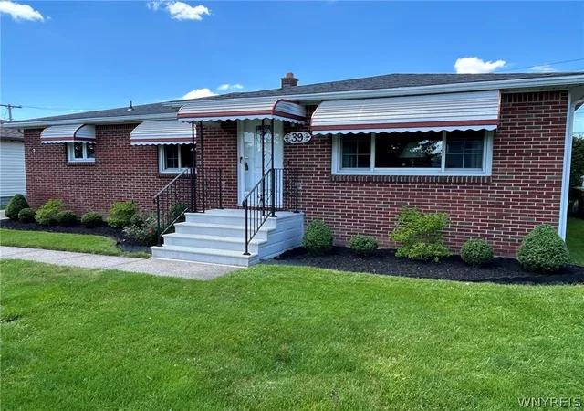 Photo 1 of Sale Pending at 39 Angela Ln, Buffalo, NY 14225 | MLS# B1685920 | Listing updated on 2026-09-07