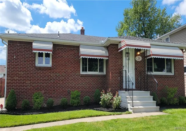 Photo 2 of Sale Pending at 39 Angela Ln, Buffalo, NY 14225 | MLS# B1685920 | Listing updated on 2026-09-07