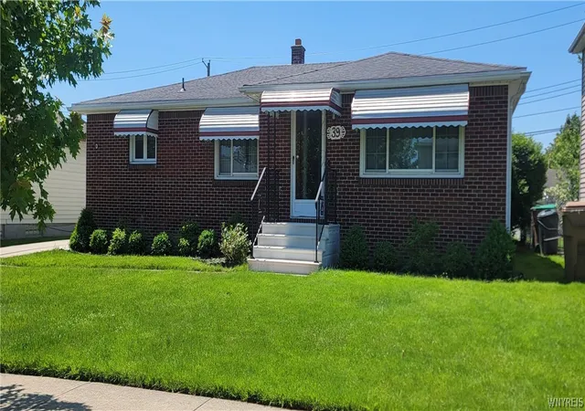 Photo 3 of Sale Pending at 39 Angela Ln, Buffalo, NY 14225 | MLS# B1685920 | Listing updated on 2026-09-07