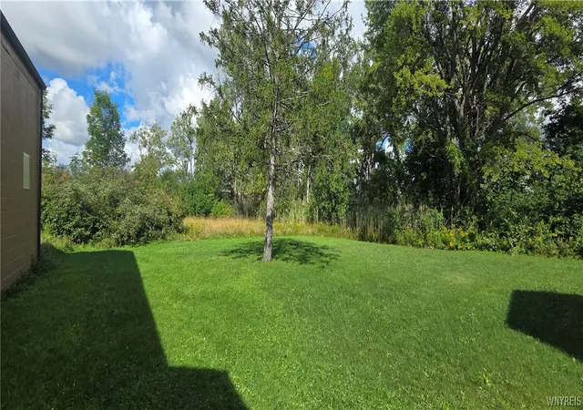 Listing Photo 5 - Condo for sale in building located at 210 Westminster Rd, Buffalo, NY 14224