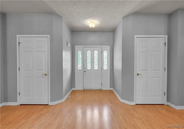 Photo 3 of Sale Pending at 1298 Como Park Blvd, Depew, NY 14043 | MLS# B1686016 | Listing updated on 2026-09-05