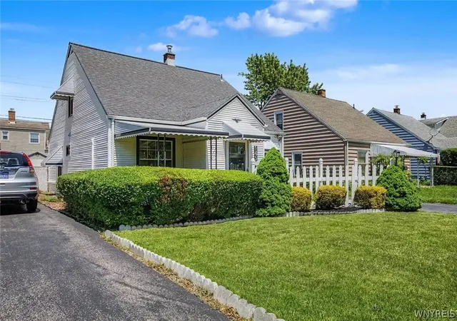 Photo 3 of Sale Pending at 145 Hoover Ave, Buffalo, NY 14217 | MLS# B1686224 | Listing updated on 2026-08-31