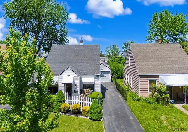 Photo 4 of Sale Pending at 145 Hoover Ave, Buffalo, NY 14217 | MLS# B1686224 | Listing updated on 2026-08-31