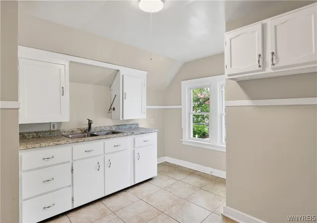 Photo 3 of Sale Pending at 1890 Linwood Ave, Niagara Falls, NY 14305 | MLS# B1685153 | Listing updated on 2026-08-31