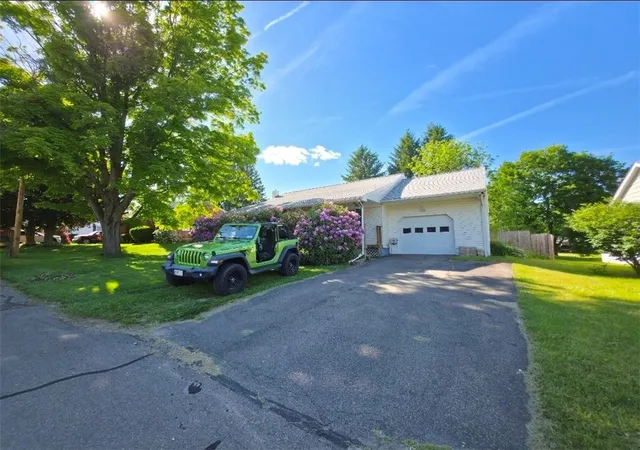 Photo 1 of Single family home for sale at 7 Speer Dr, Corning, NY 14830 | MLS# R1686655 | Listing updated on 2026-09-14