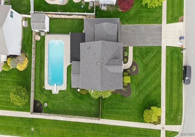 Photo 2 of Sale Pending at 2305 Winterberry Dr, Lake View, NY 14085 | MLS# B1684645 | Listing updated on 2026-09-11