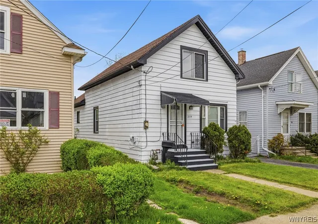Photo 3 of Sale Pending at 259 Davey St, Buffalo, NY 14206 | MLS# B1686986 | Listing updated on 2026-09-09
