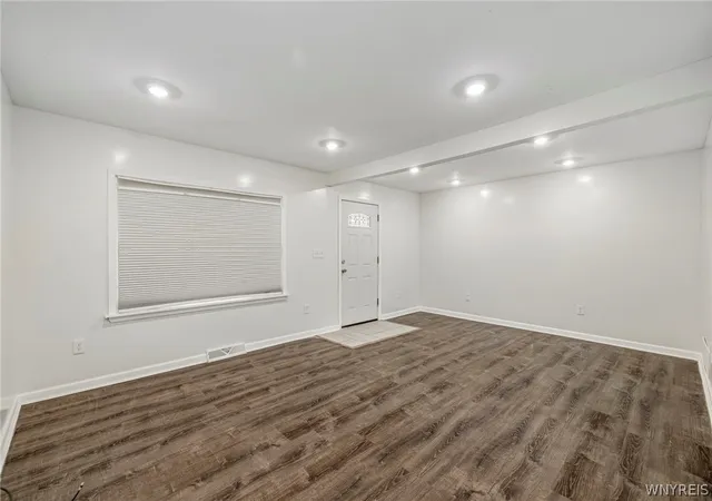 Photo 4 of Sale Pending at 259 Davey St, Buffalo, NY 14206 | MLS# B1686986 | Listing updated on 2026-09-09