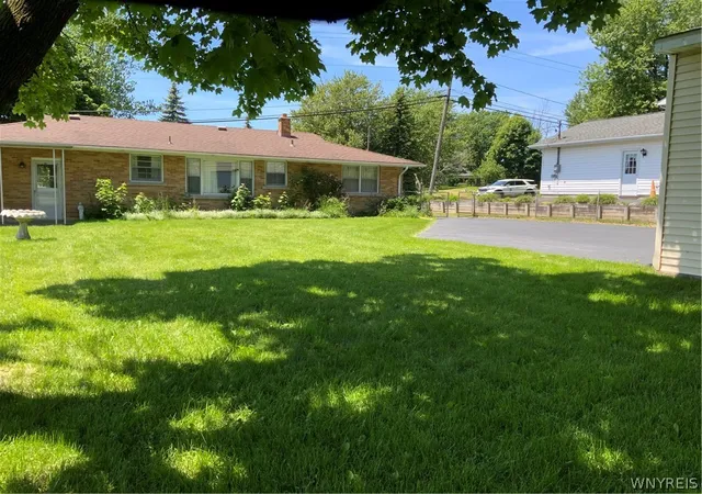 Photo 2 of Single family home for sale at 4959 Sunset Dr, Lockport, NY 14094 | MLS# B1687135 | Listing updated on 2026-09-12
