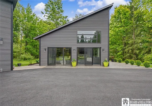 Photo 4 of Single family home for sale at 14075 Mill St, Springville, NY 14141 | MLS# R1685116 | Listing updated on 2026-09-02