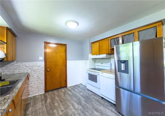 Photo 3 of Sale Pending at 15 Sandy Ln, Buffalo, NY 14227 | MLS# B1687196 | Listing updated on 2026-09-08