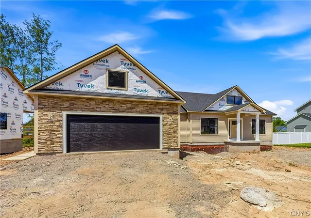 Photo 4 of Single family home for sale at 3137 Stoney Pond Way, Baldwinsville, NY 13027 | MLS# S1687007 | Listing updated on 2026-08-21