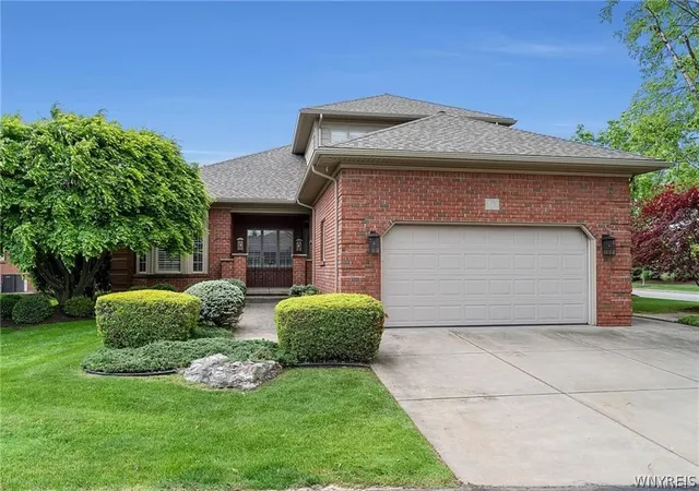 Photo 1 of Sale Pending at 162 Hampton Hl Dr, Buffalo, NY 14221 | MLS# B1687558 | Listing updated on 2026-08-31